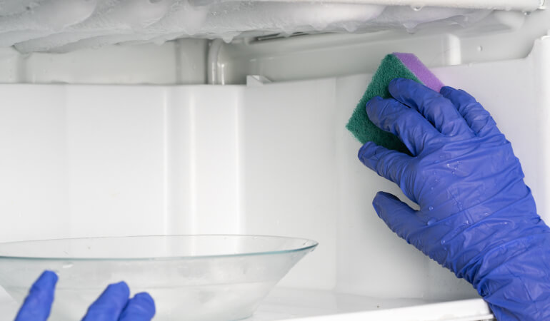 Defrosting a freezer 