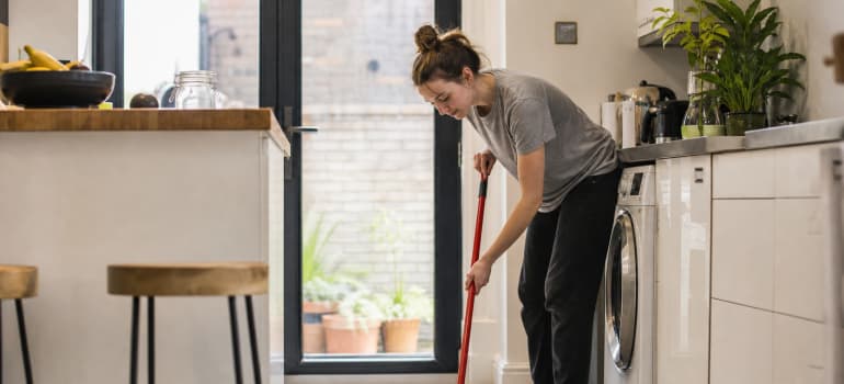 Illustration representing tenant cleaning responsibilities